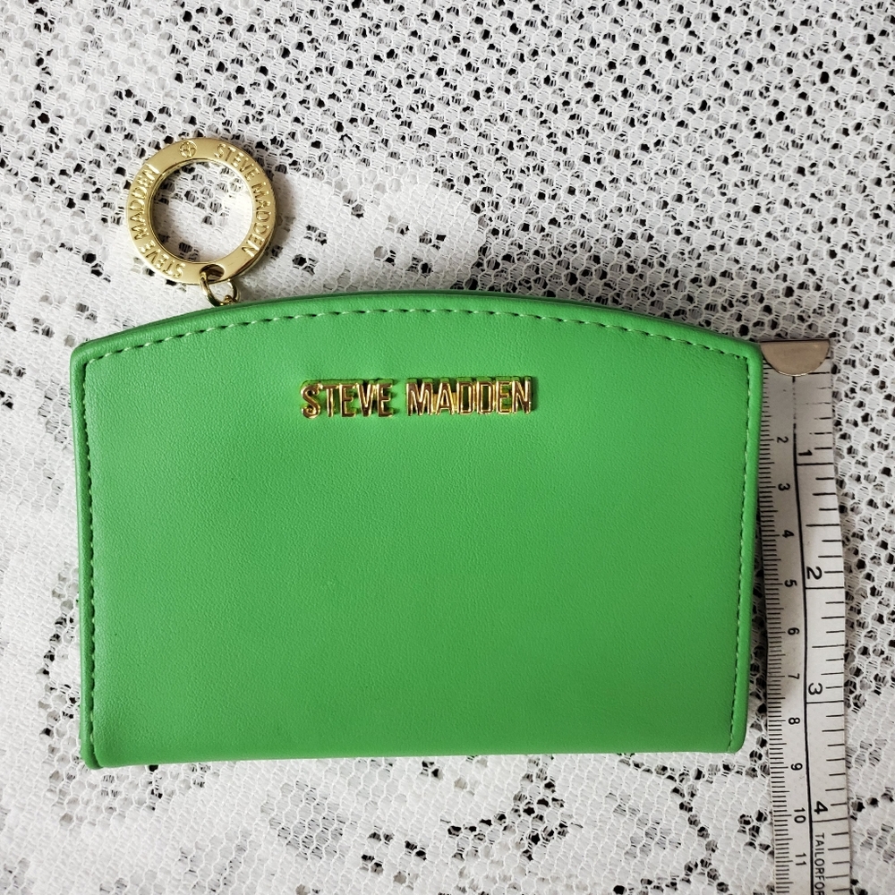 Steve Madden Vibrant Green Coin/Card Wallet